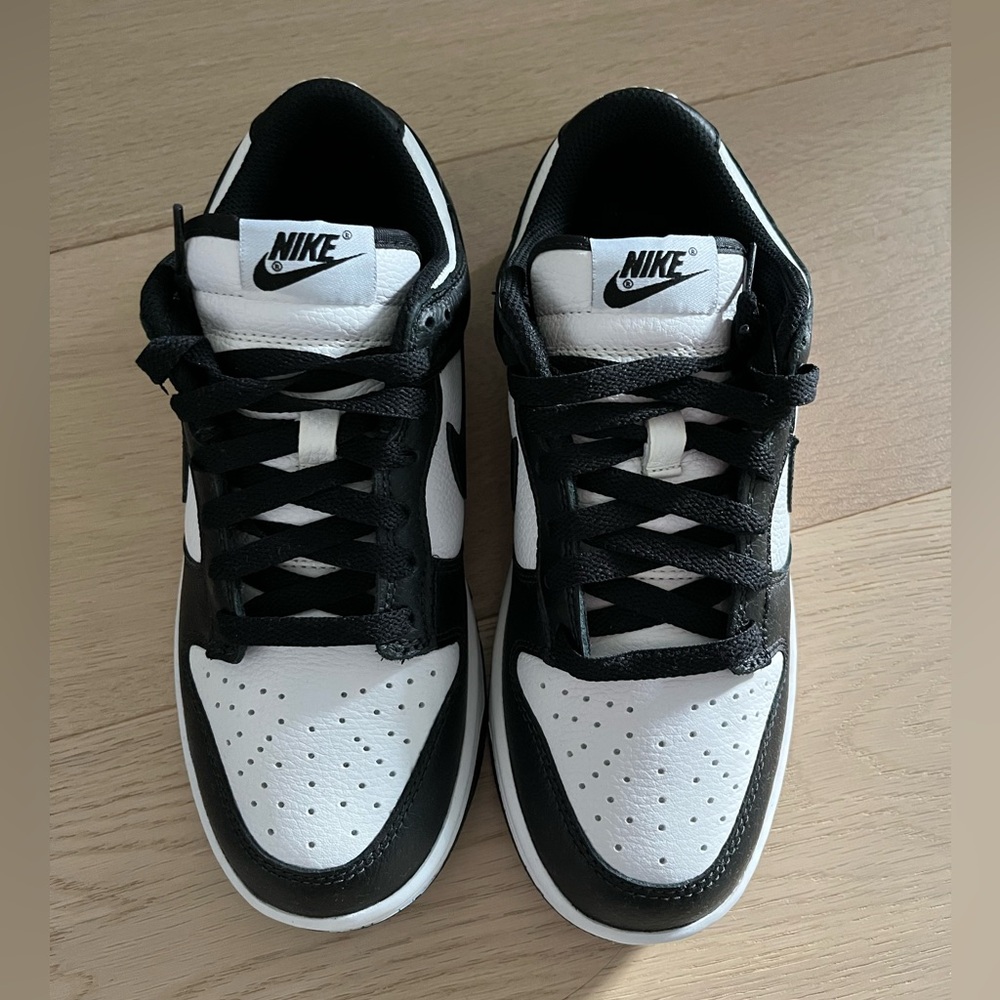 Nike Panda Low Dunks size 7.5 NEW